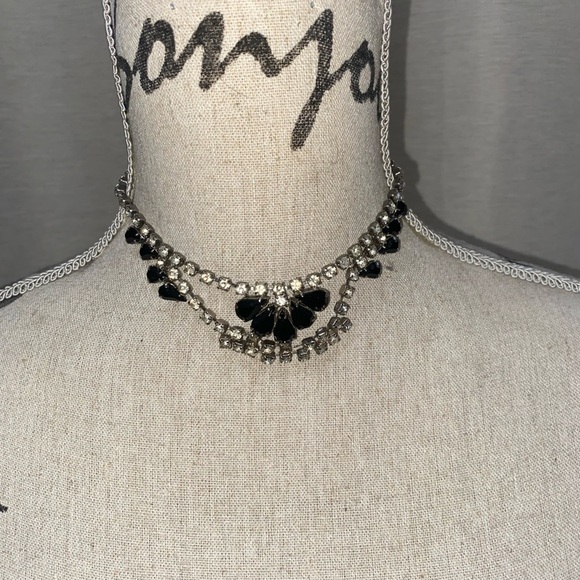 Jewelry - Black and crystal vintage necklace